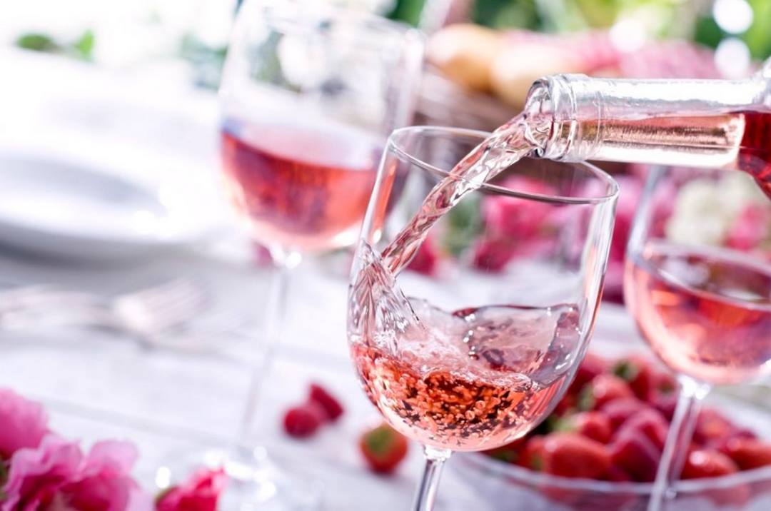 Rượu vang hồng hay Rose Wines