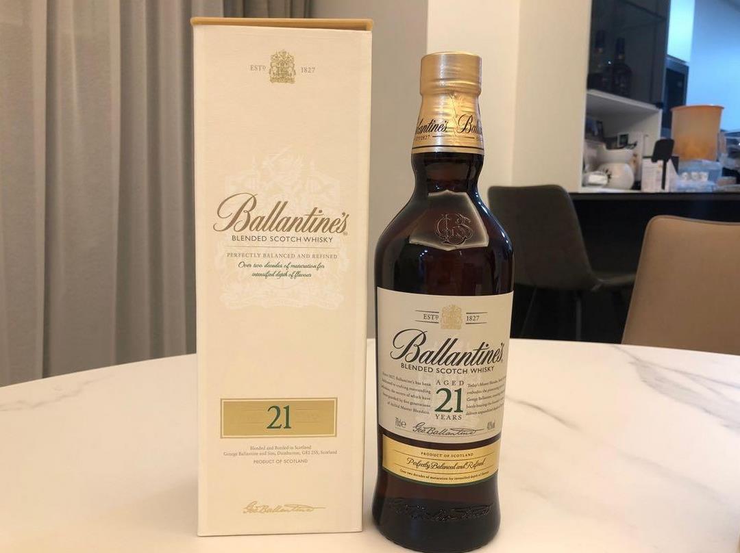 Rượu Ballantine 21 năm có gì đặc biệt