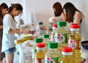 Rượu Sake nấu ăn không thể thiếu trong ẩm thực Nhật Bản