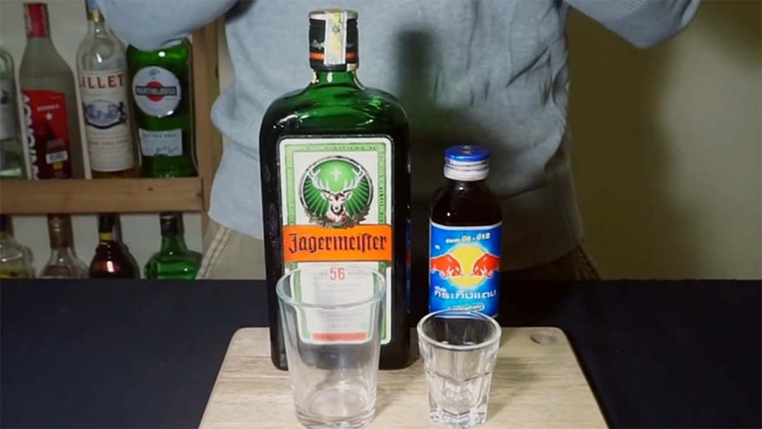 Cách uống rượu Jagermeister chuẩn