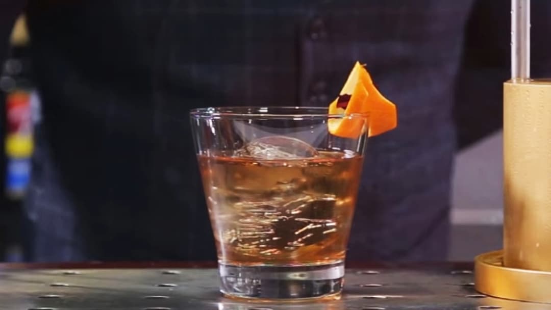 Cách pha chế Cocktail Old Fashioned (cocktail kiểu cũ) sắc vị hoàn hảo