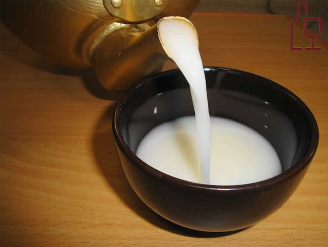 Cách làm rượu makgeolli rất đơn giản