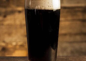 Tùy cách chế biến và nguyên liệu cho ra màu sắc khác nhau