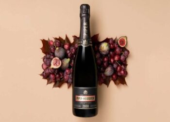 Rượu Champagne có mùi vị từ trái cây với độ đậm vừa phải