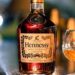 Hennessy thưởng thức bằng ly thủy tinh sang trọng