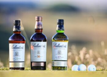 Rượu Ballantines 17 có điểm gì đặc biệt trong dòng Ballantines